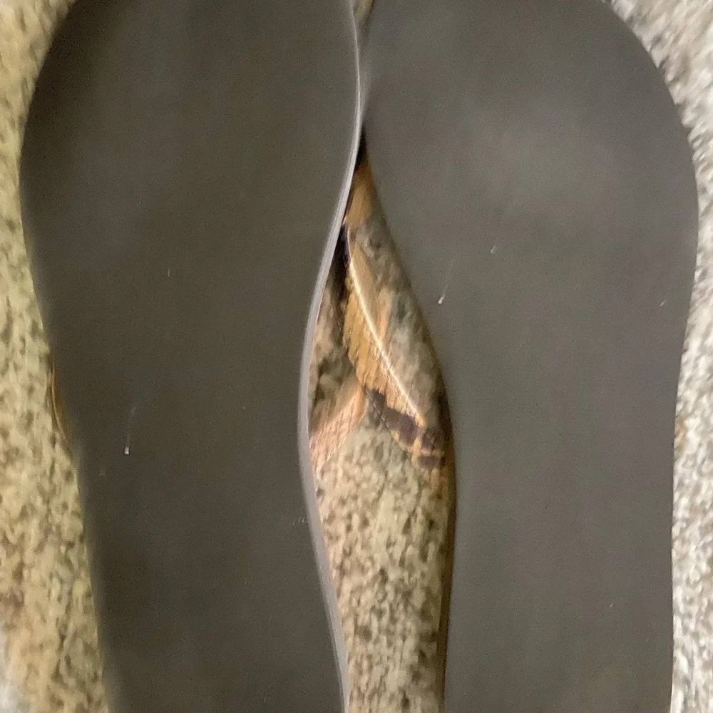 Sandals - Picture 3 of 3